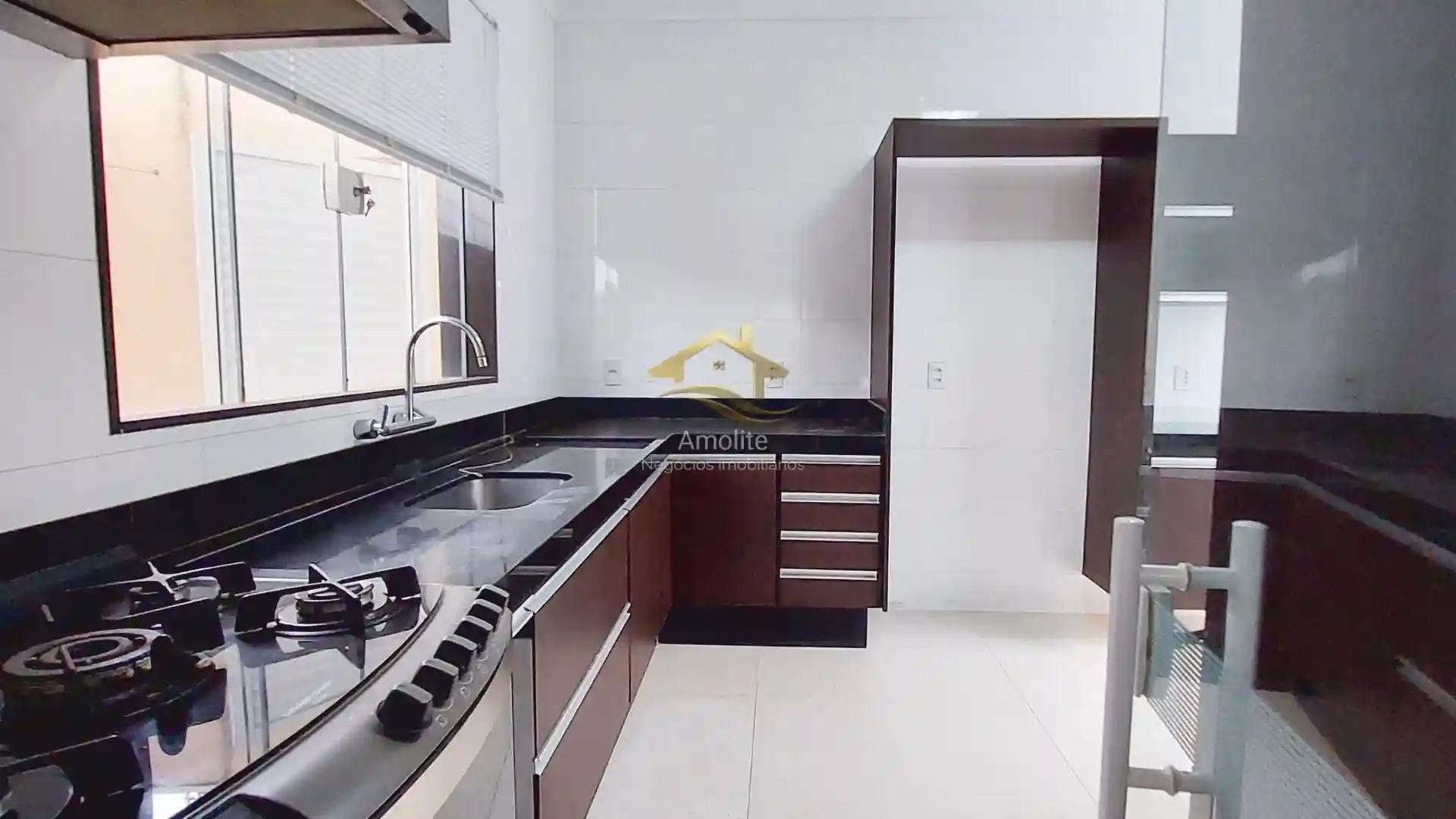Casa de Condomínio com 4 quartos à venda, 328m² — foto 17 de 56