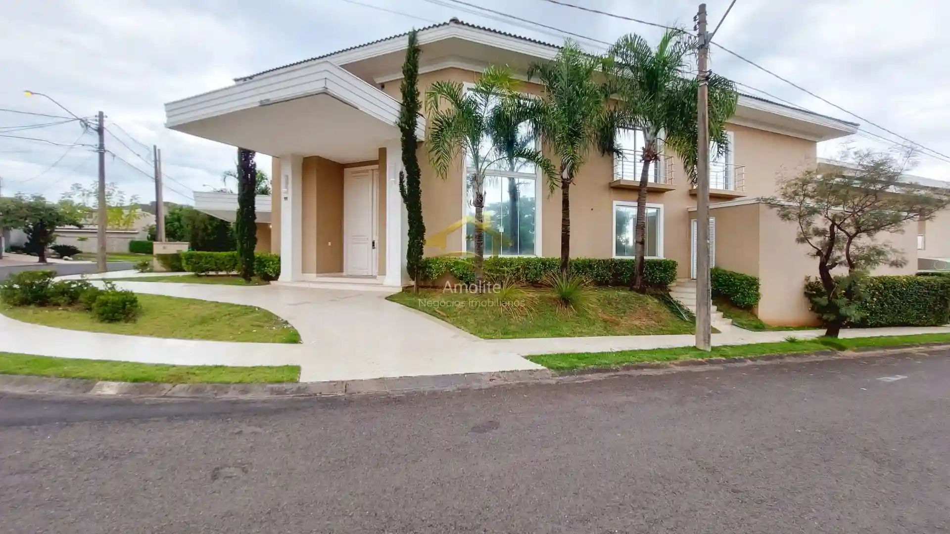 Casa de Condomínio com 4 quartos à venda, 328m² — foto 1 de 56