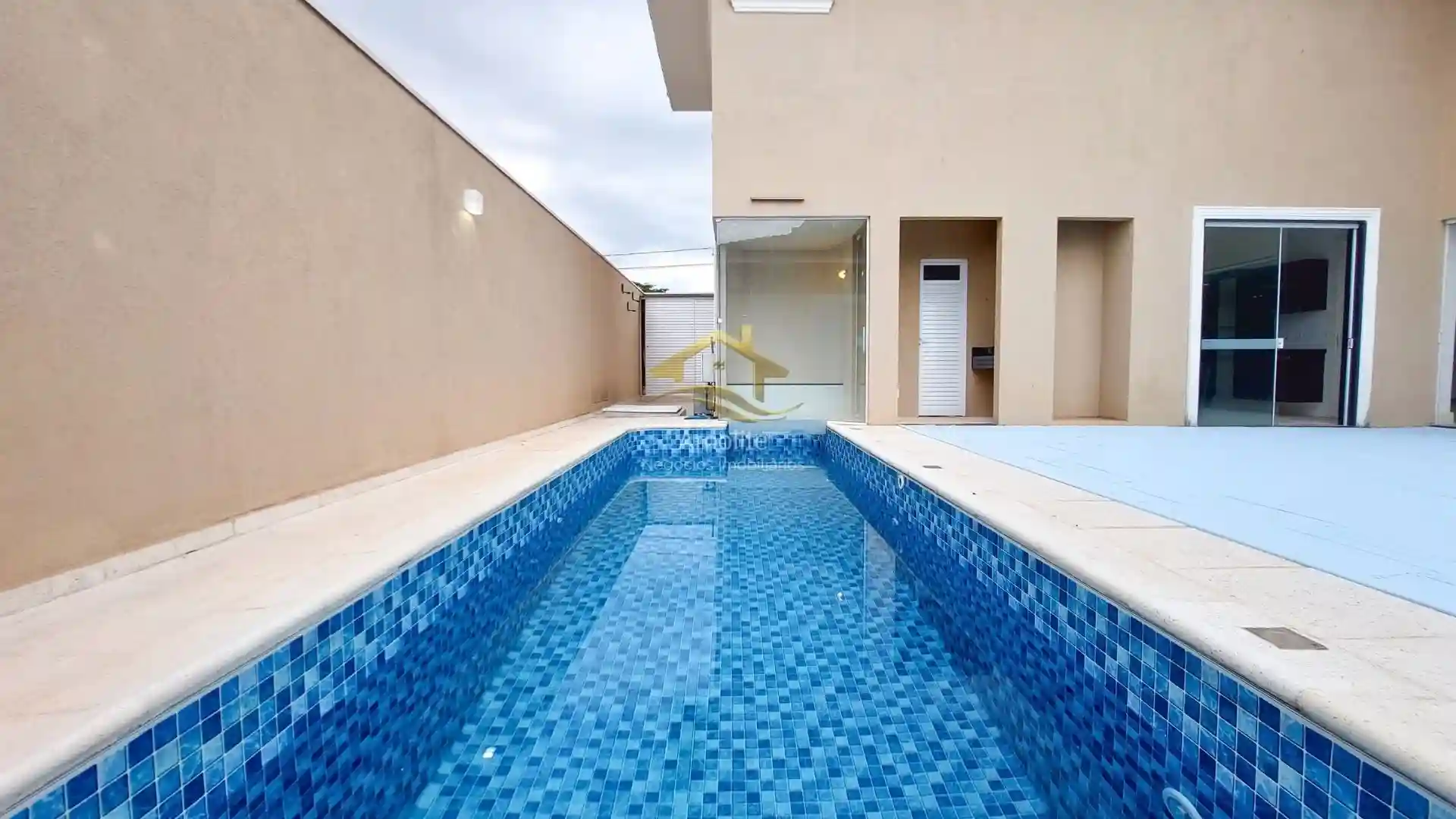 Casa de Condomínio com 4 quartos à venda, 328m² — foto 13 de 56