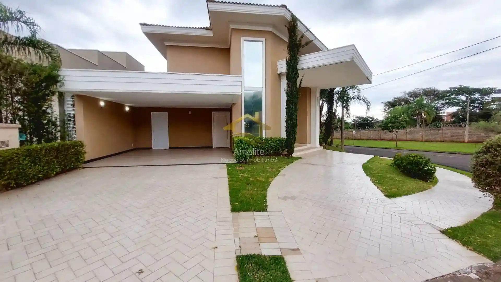 Casa de Condomínio com 4 quartos à venda, 328m² — foto 4 de 56