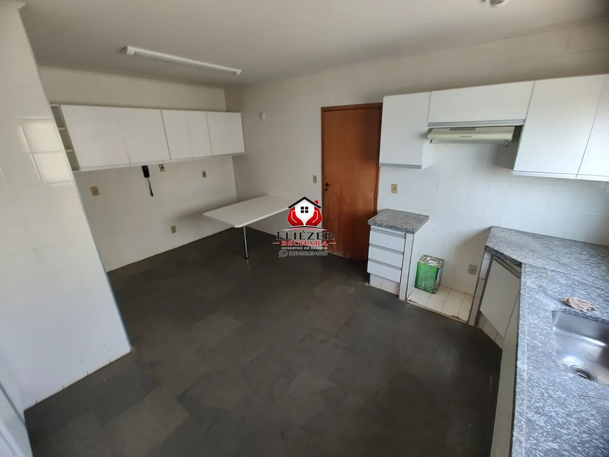 Apartamento com 3 quartos à venda, 234m² — foto 33 de 49