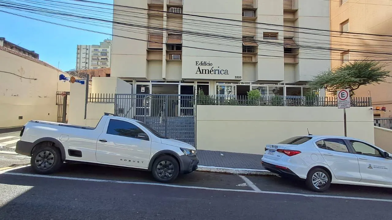 Apartamento com 2 quartos à venda, 70m² — foto 1 de 10
