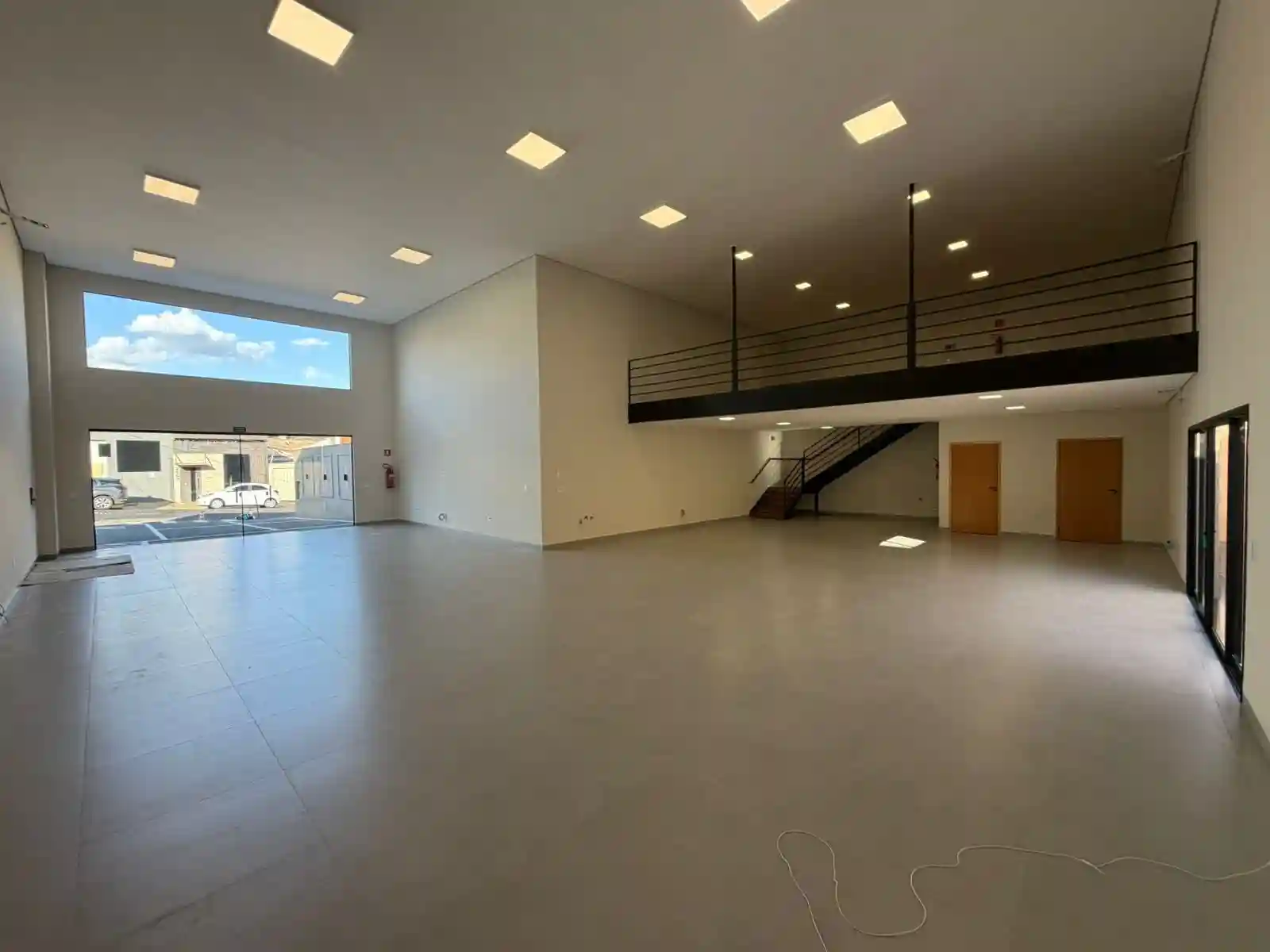 Loja / Salão / Ponto Comercial  para aluguel, 302m² — foto 6 de 14