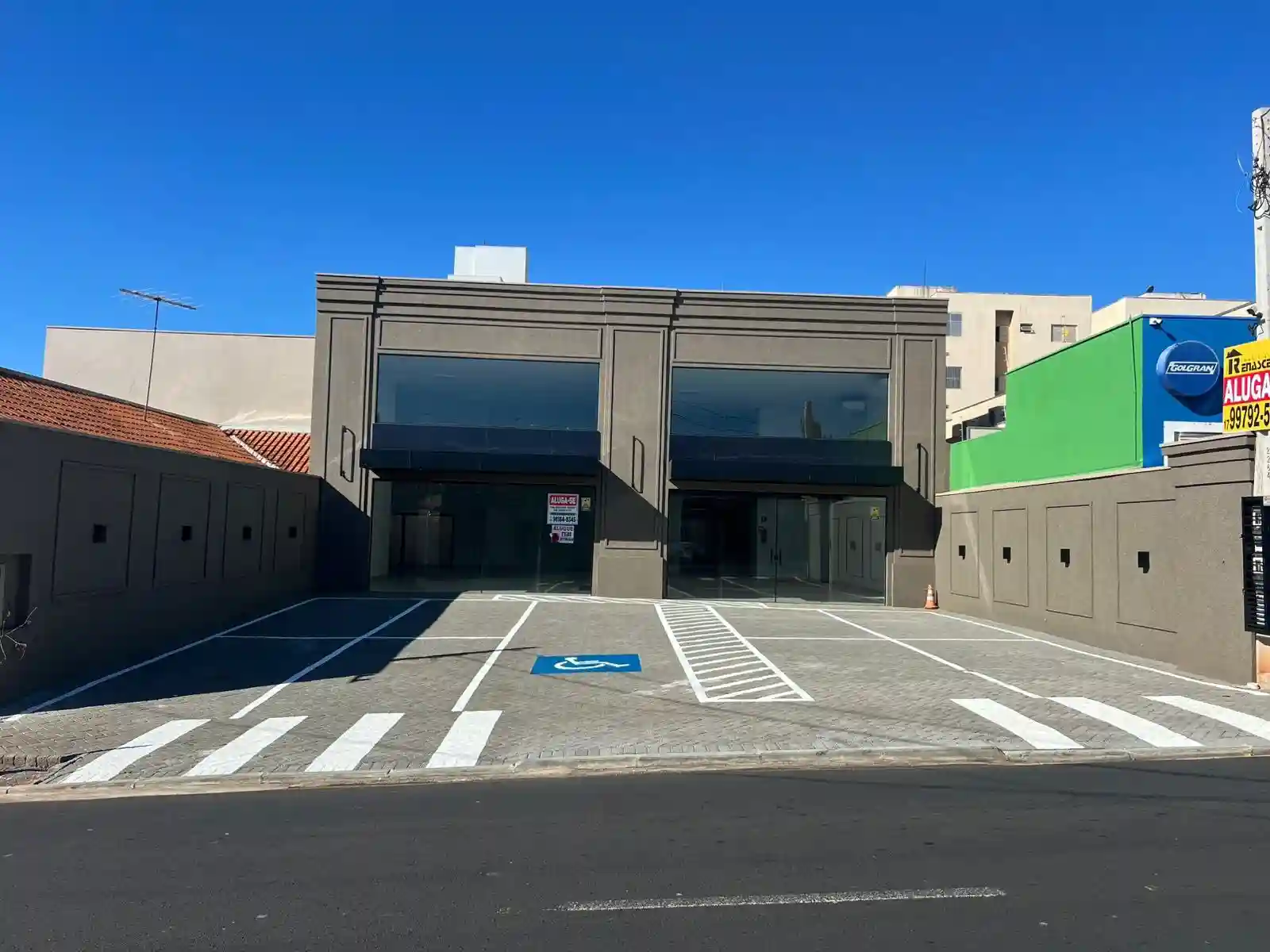 Loja / Salão / Ponto Comercial  para aluguel, 302m² — foto 1 de 14