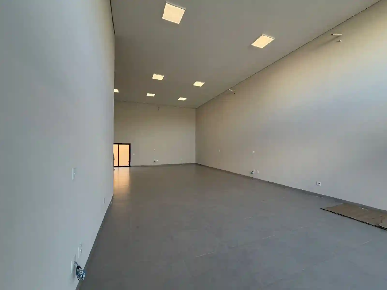 Loja / Salão / Ponto Comercial  para aluguel, 302m² — foto 3 de 14