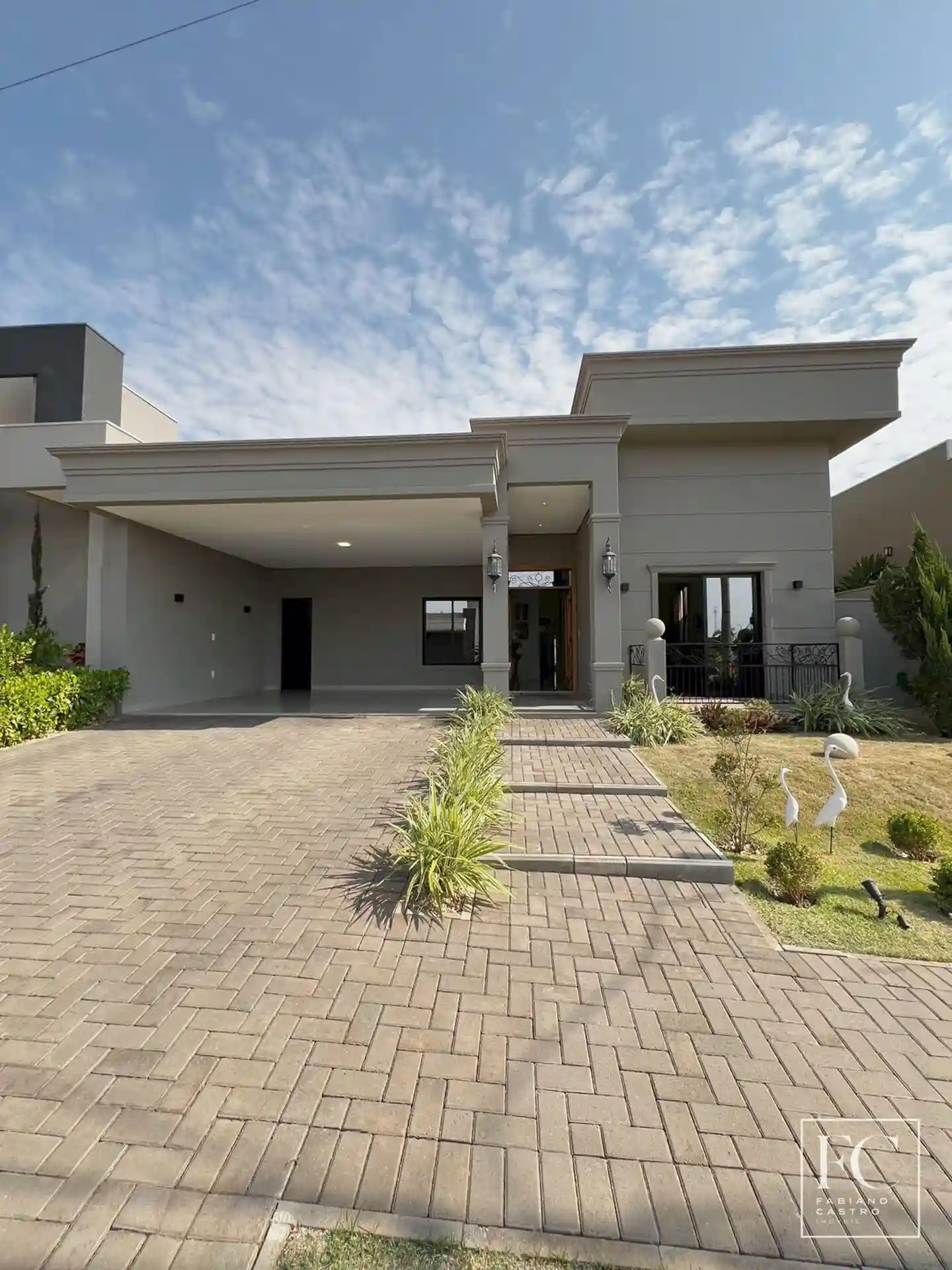Casa de Condomínio com 3 quartos à venda, 224m² — foto 1 de 38