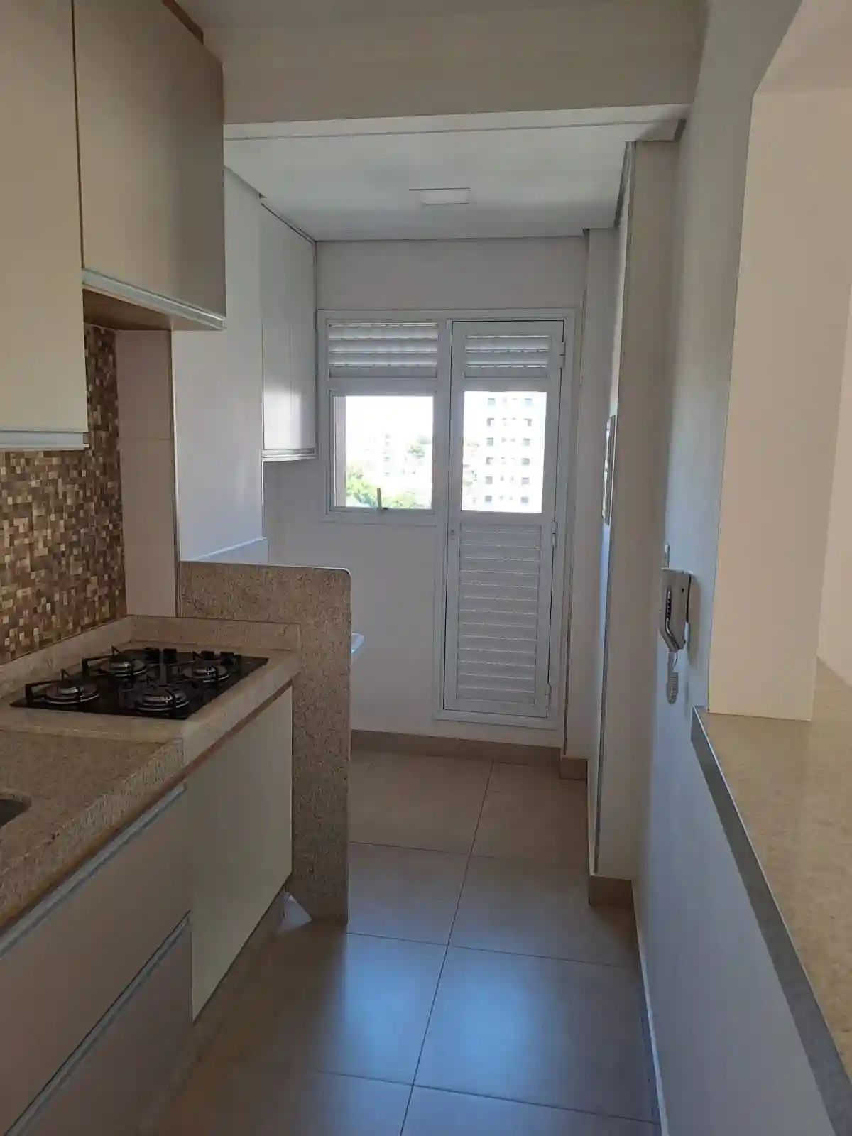 Apartamento com 3 quartos à venda, 80m² — foto 3 de 16