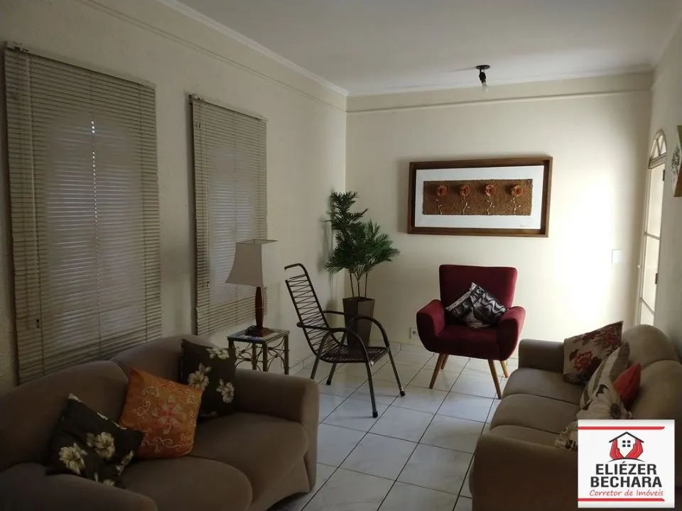 Casa à venda — foto 1 de 8
