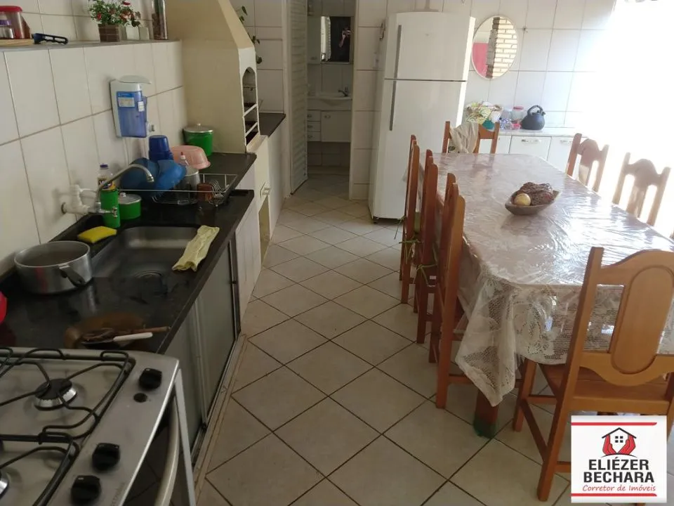 Casa à venda — foto 5 de 8