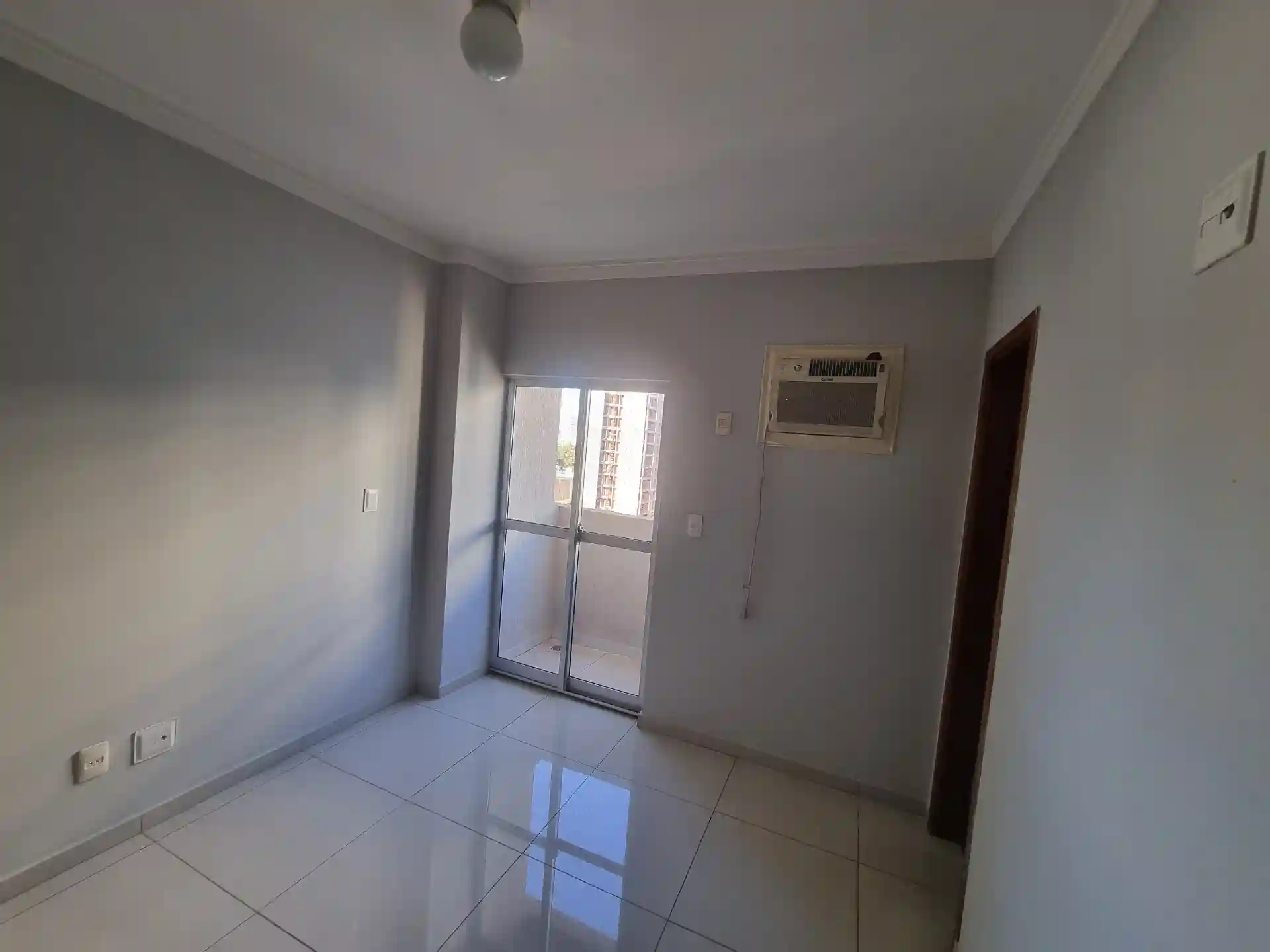 Apartamento com 3 quartos à venda, 95m² — foto 3 de 11