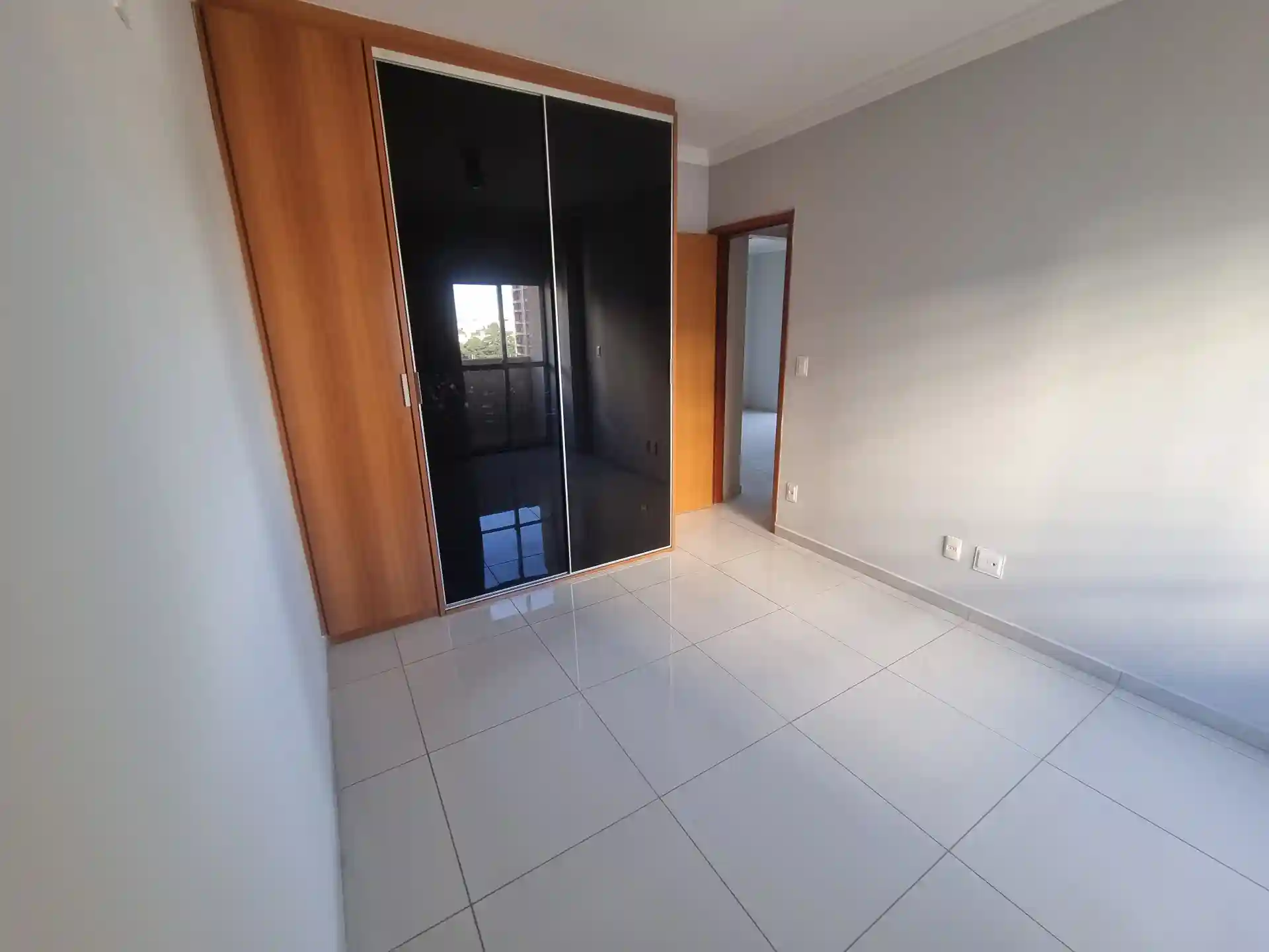 Apartamento com 3 quartos à venda, 95m² — foto 1 de 11