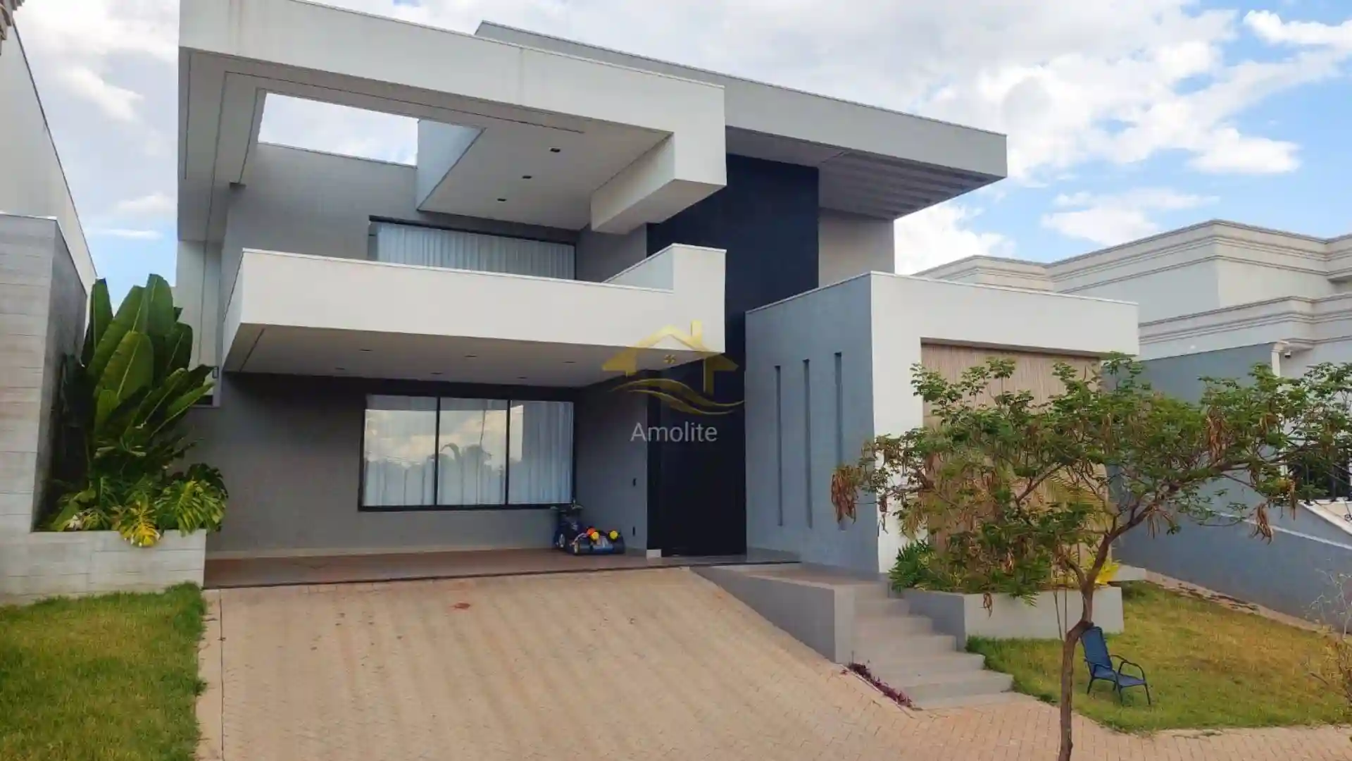 Casa de Condomínio com 3 quartos à venda, 250m² — foto 2 de 20
