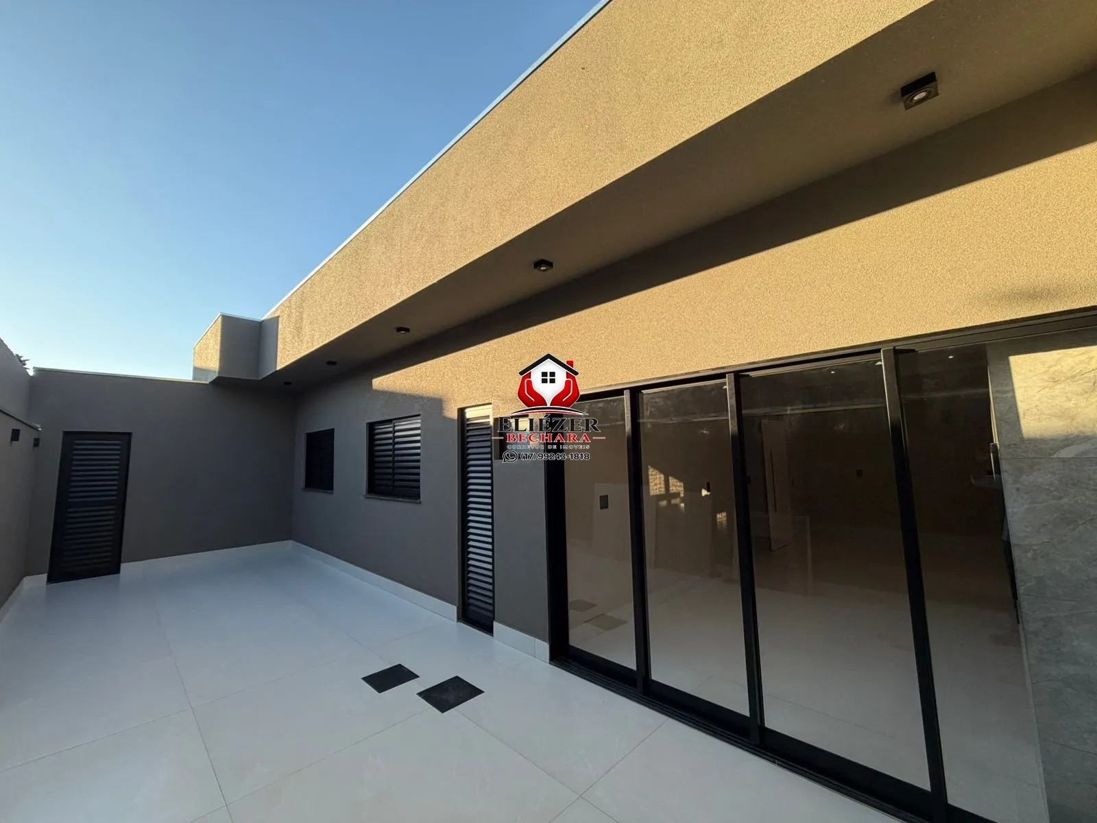 Casa com 3 quartos à venda, 135m² — foto 2 de 14