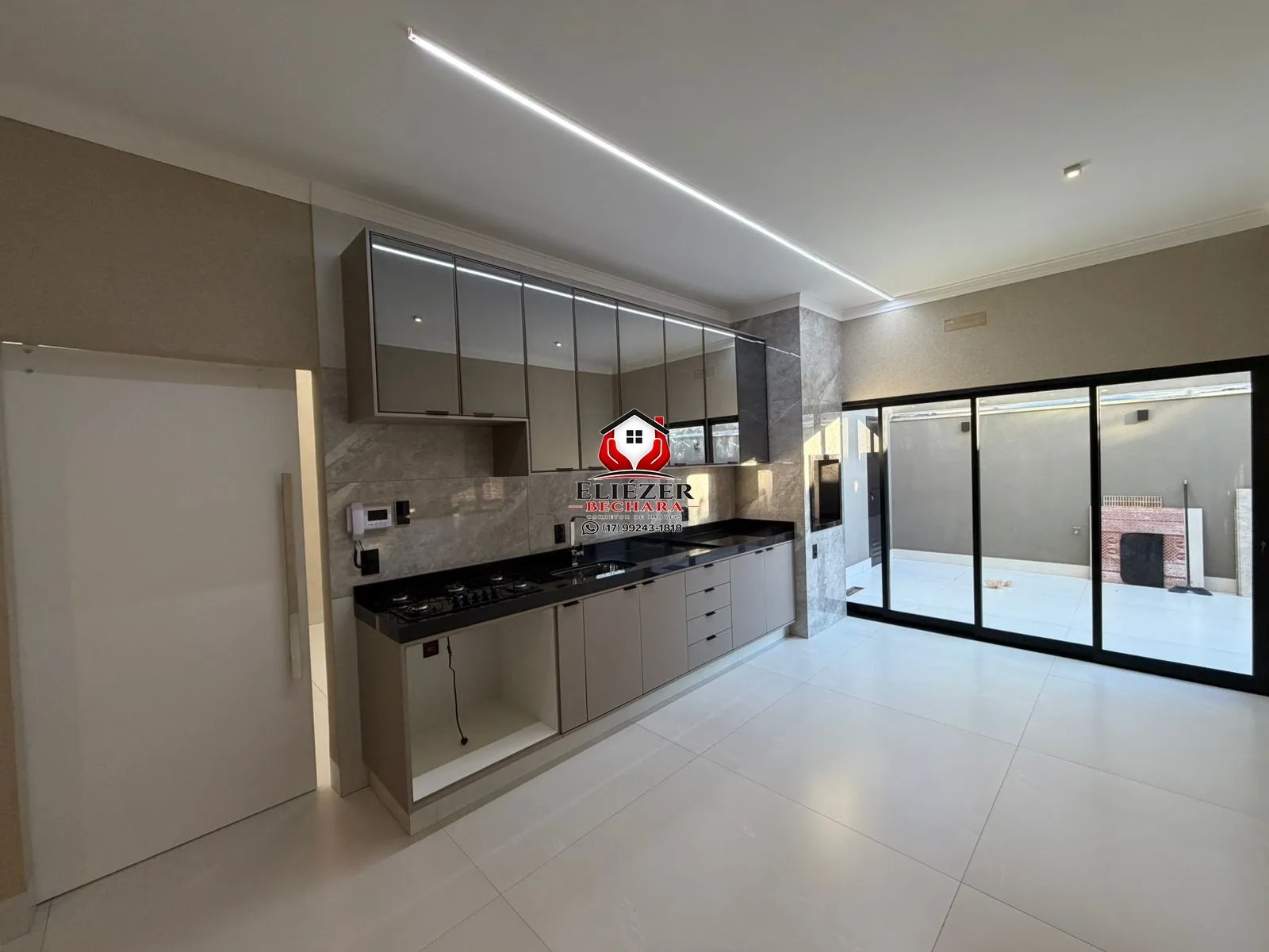 Casa com 3 quartos à venda, 135m² — foto 1 de 14