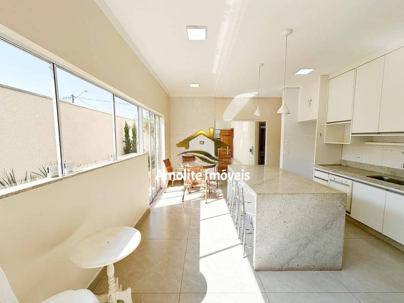 Casa de Condomínio com 3 quartos à venda, 189m² — foto 15 de 25