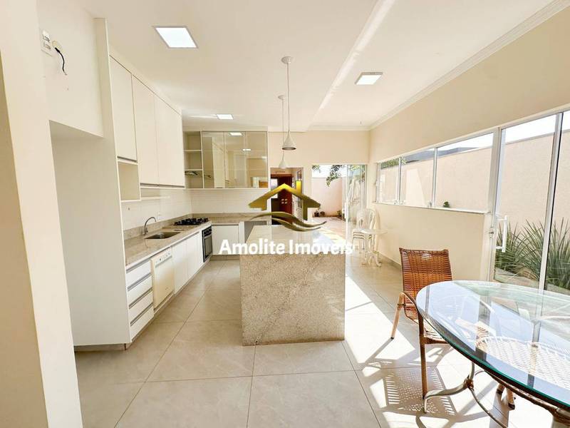 Casa de Condomínio com 3 quartos à venda, 189m² — foto 13 de 25