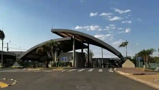 Terreno / Lote / Condomínio  à venda, 200m² — foto 1 de 5