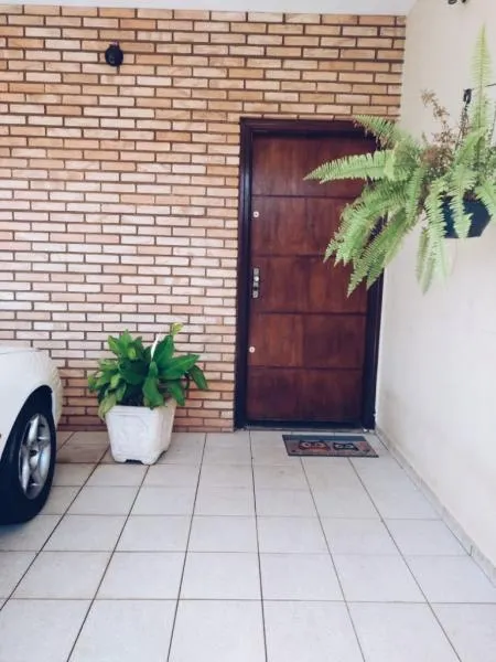 Casa à venda — foto 3 de 3