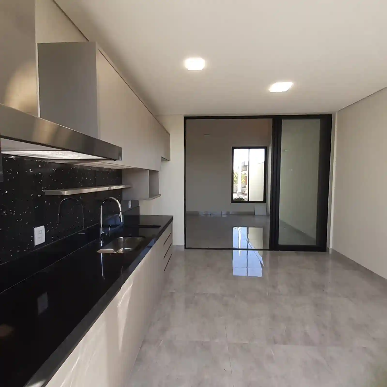 Casa de Condomínio com 3 quartos à venda, 253m² — foto 8 de 10