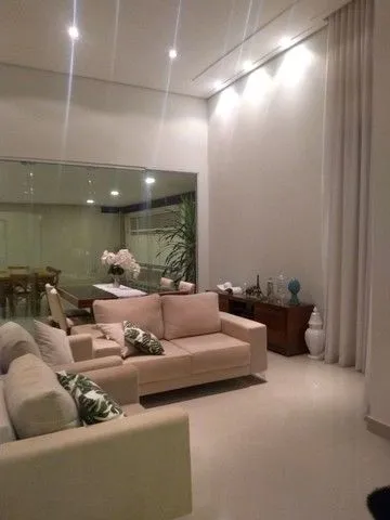 Casa de Condomínio para aluguel — foto 1 de 6