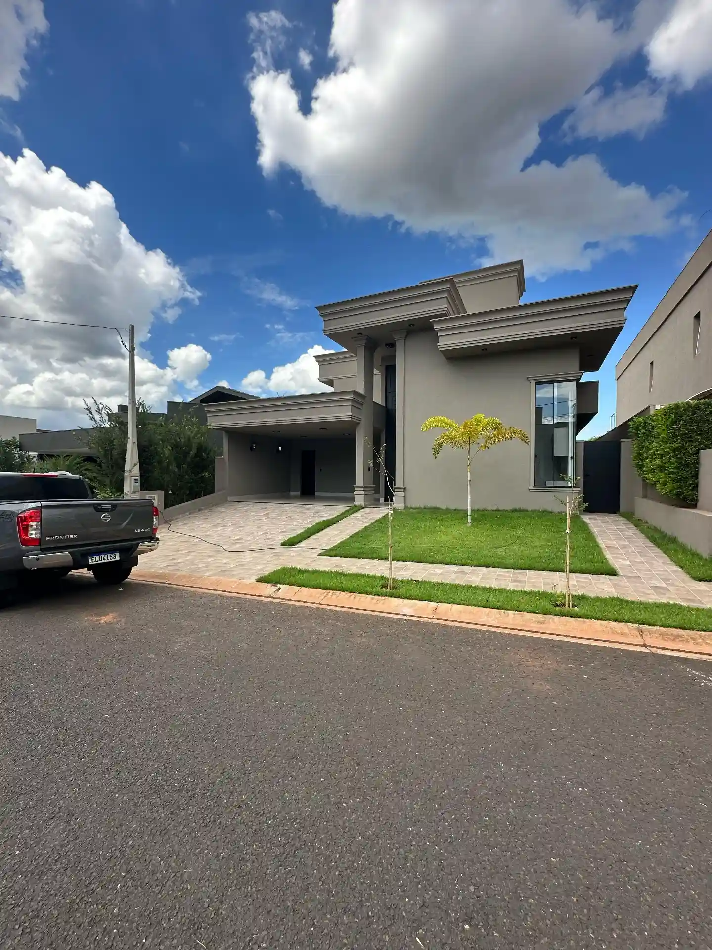 Casa de Condomínio com 3 quartos à venda, 405m² — foto 1 de 31