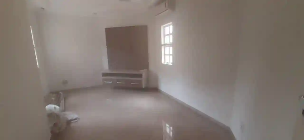 Casa de Condomínio com 3 quartos para aluguel, 250m² — foto 11 de 26