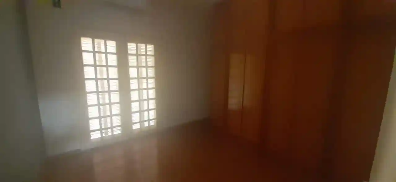 Casa de Condomínio com 3 quartos para aluguel, 250m² — foto 20 de 26
