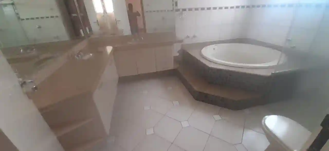 Casa de Condomínio com 3 quartos para aluguel, 250m² — foto 12 de 26