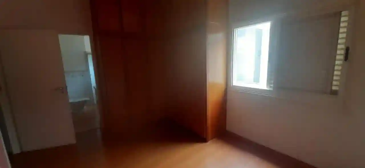 Casa de Condomínio com 3 quartos para aluguel, 250m² — foto 23 de 26