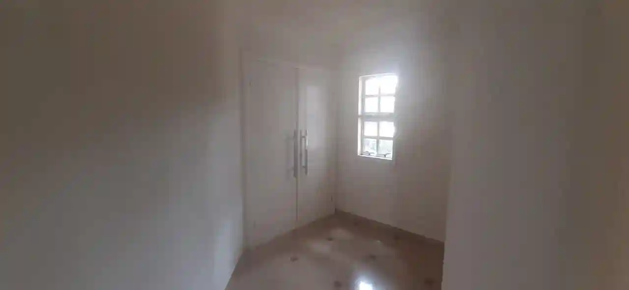 Casa de Condomínio com 3 quartos para aluguel, 250m² — foto 15 de 26