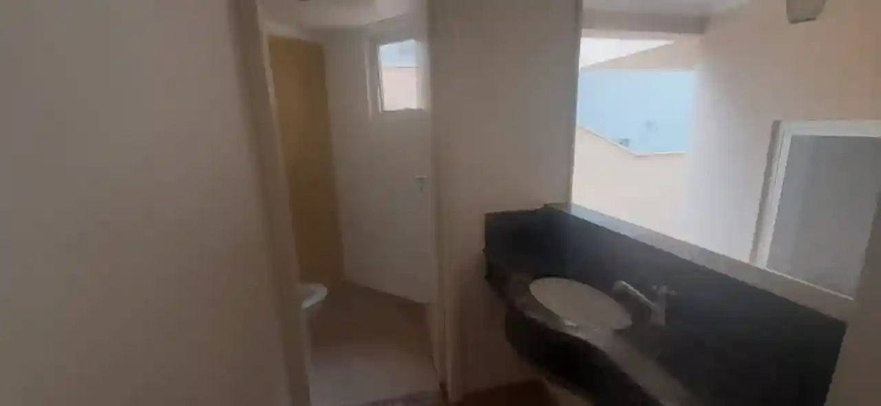 Casa de Condomínio com 3 quartos para aluguel, 250m² — foto 16 de 26