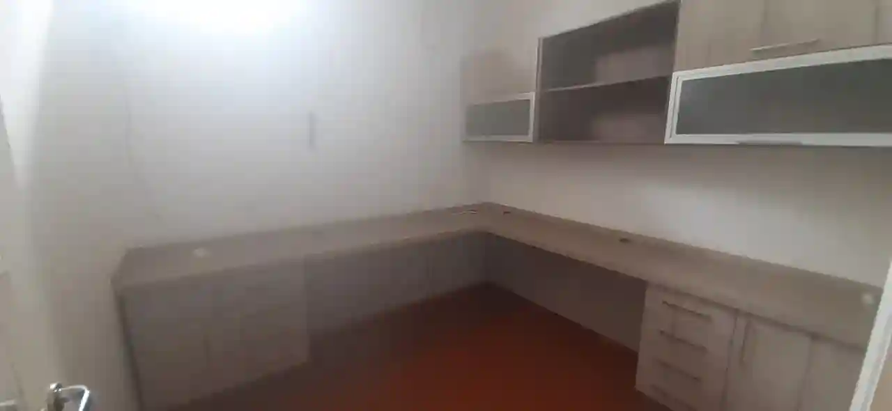 Casa de Condomínio com 3 quartos para aluguel, 250m² — foto 18 de 26
