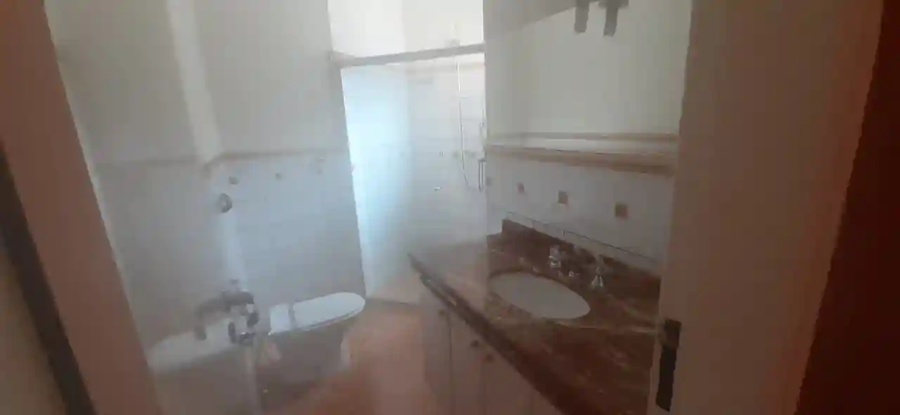Casa de Condomínio com 3 quartos para aluguel, 250m² — foto 19 de 26