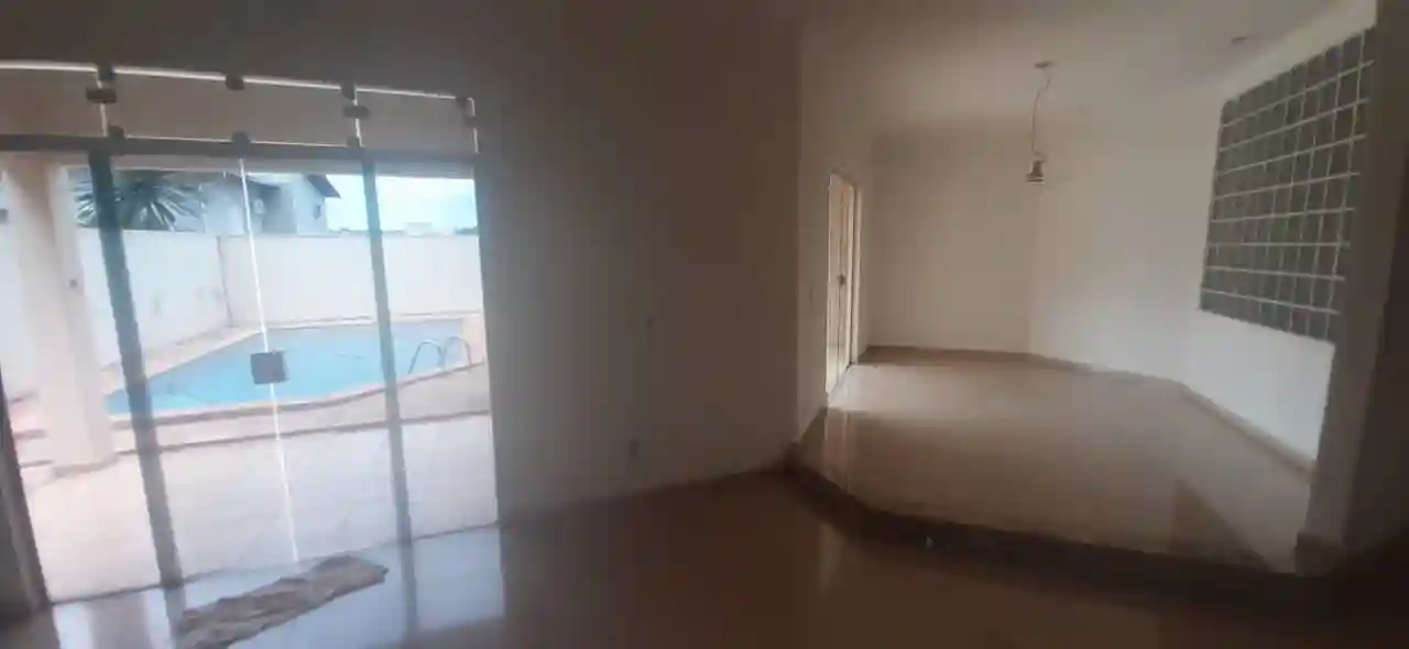 Casa de Condomínio com 3 quartos para aluguel, 250m² — foto 8 de 26