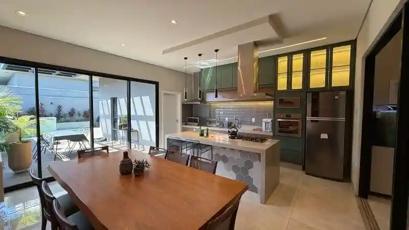 Casa de Condomínio com 3 quartos à venda, 200m² — foto 1 de 35