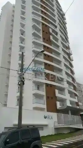 Apartamento com 3 quartos à venda, 140m² — foto 1 de 10