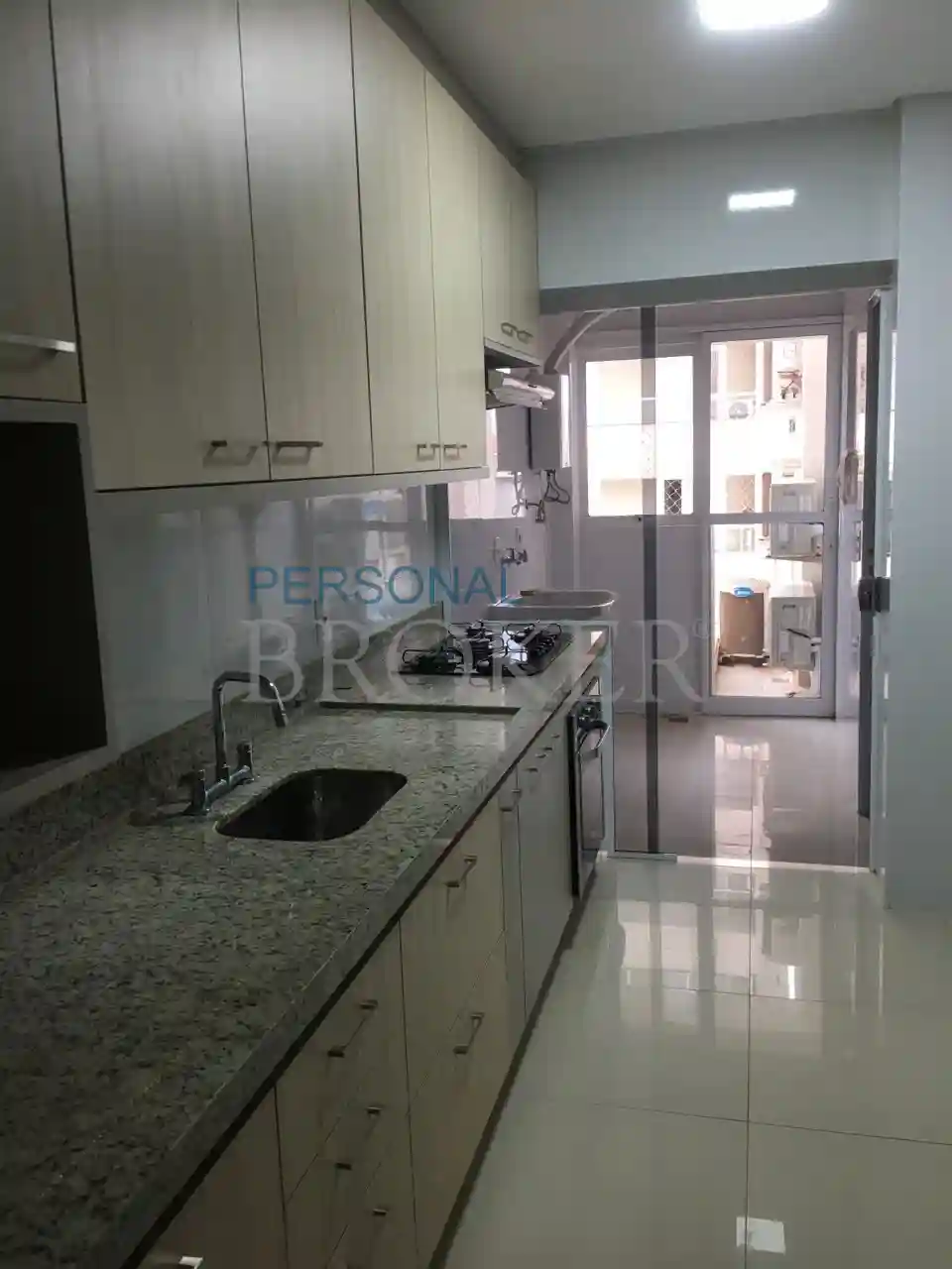Apartamento com 3 quartos à venda, 140m² — foto 2 de 10