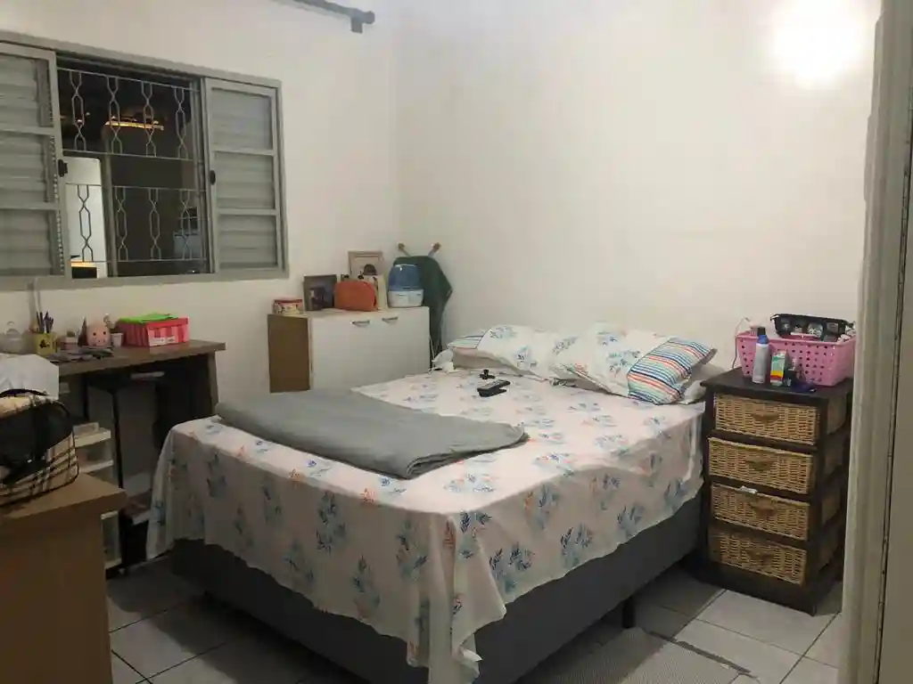 Casa com 2 quartos à venda, 200m² — foto 2 de 5