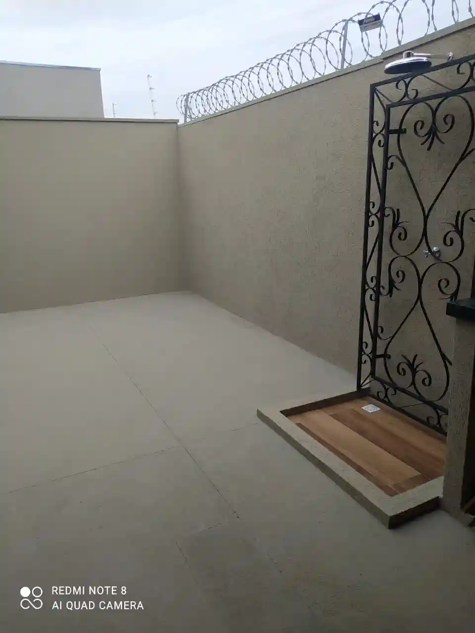 Casa com 3 quartos à venda, 200m² — foto 2 de 8