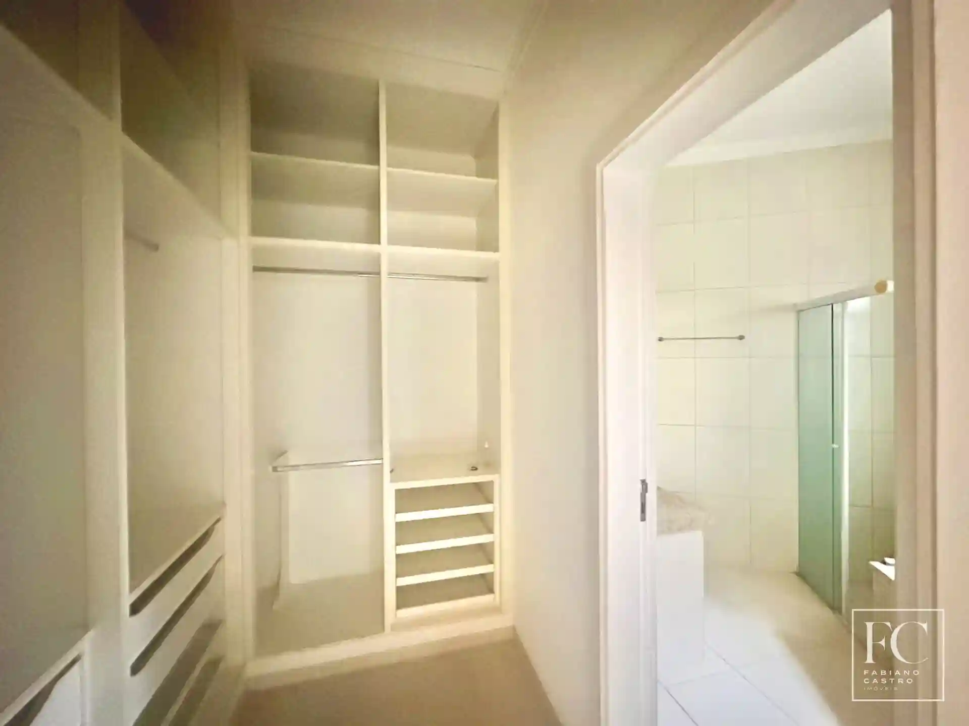 Casa de Condomínio com 3 quartos à venda, 220m² — foto 17 de 18
