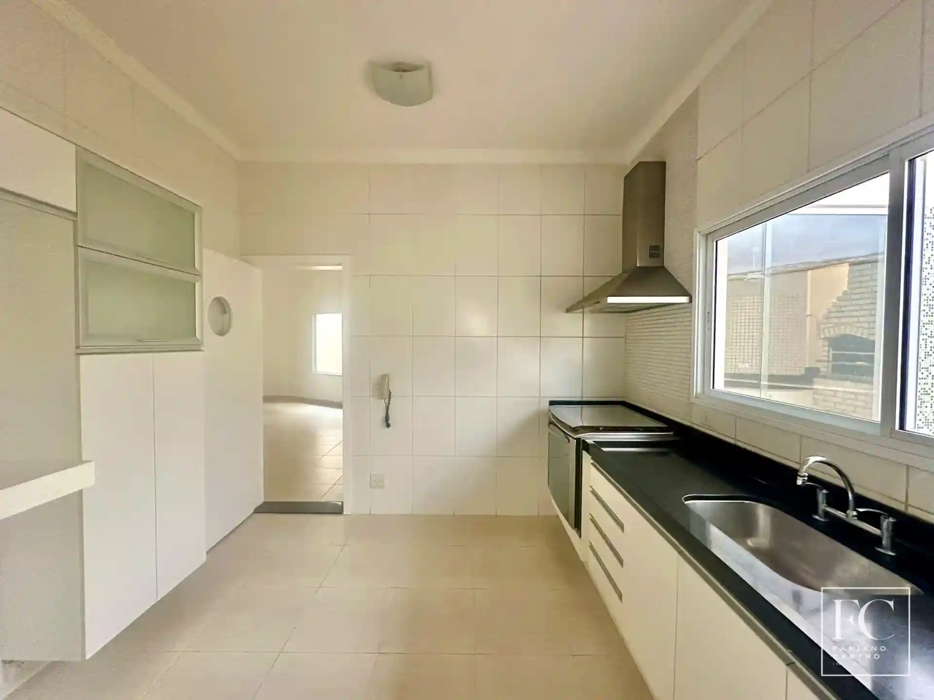 Casa de Condomínio com 3 quartos à venda, 220m² — foto 12 de 18
