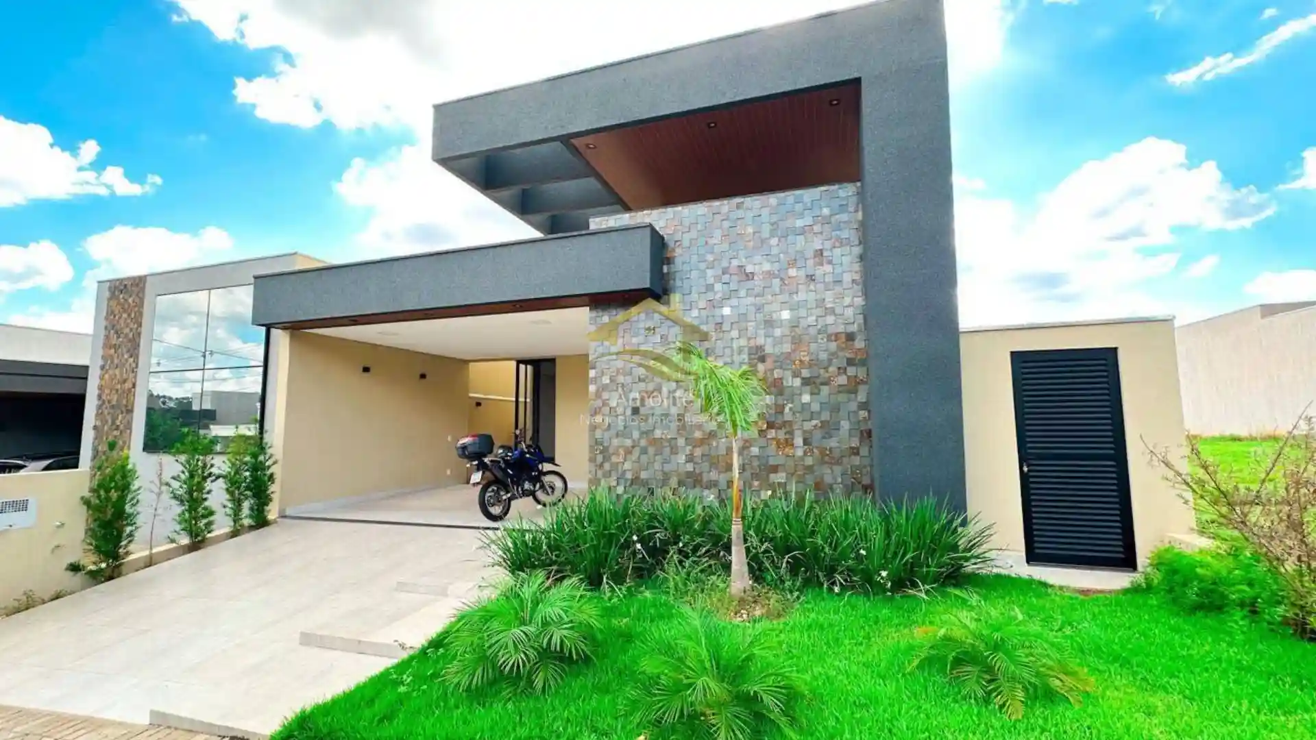 Casa de Condomínio com 3 quartos à venda, 210m² — foto 2 de 24