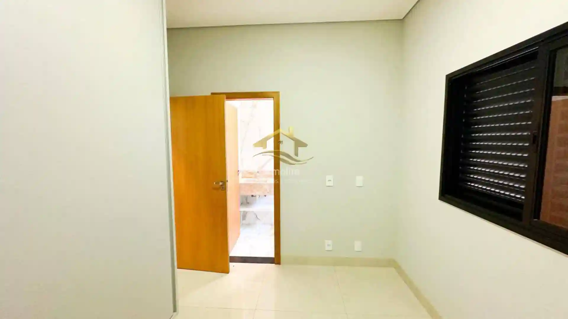 Casa de Condomínio com 3 quartos à venda, 210m² — foto 8 de 24