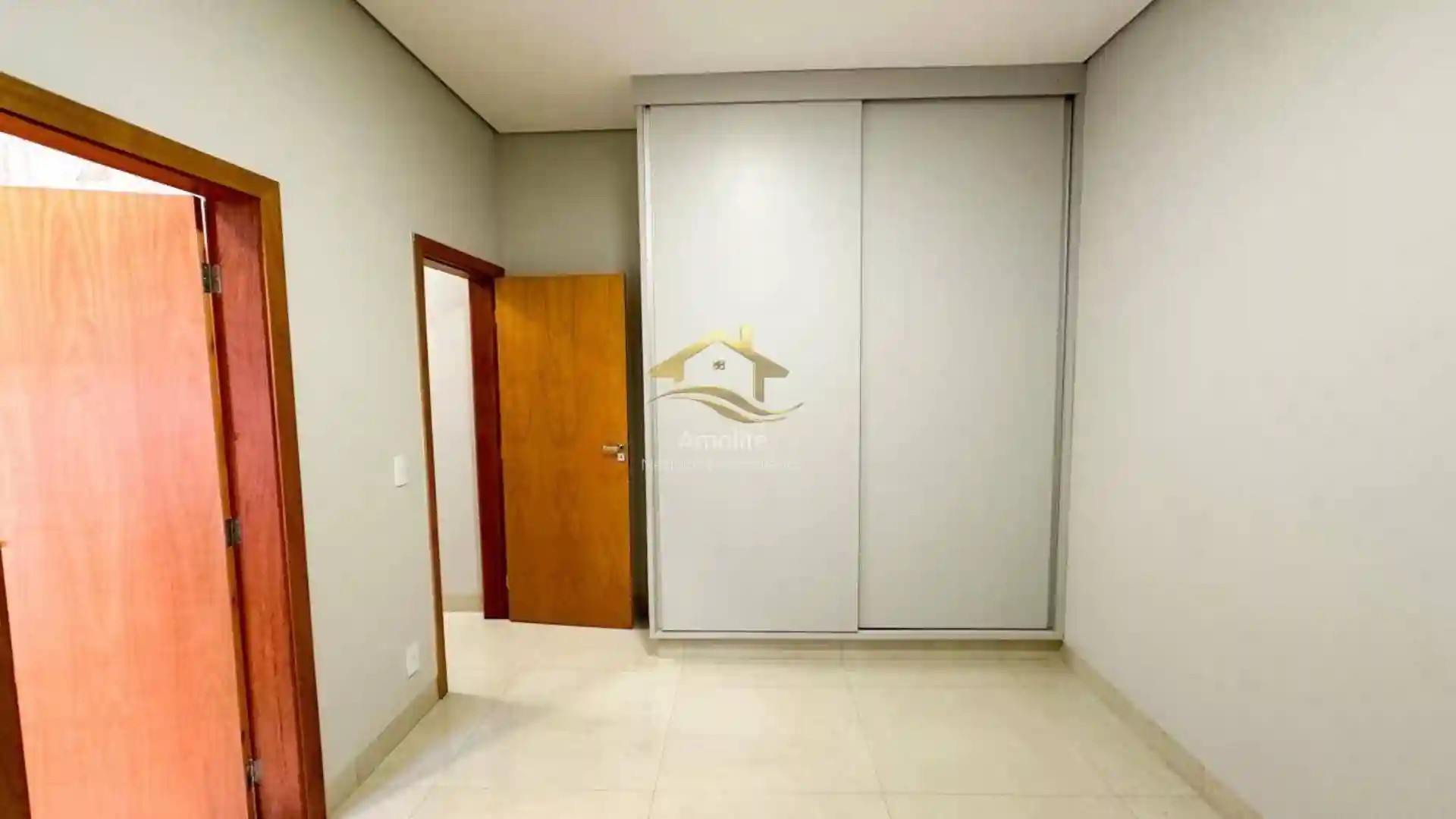 Casa de Condomínio com 3 quartos à venda, 210m² — foto 9 de 24