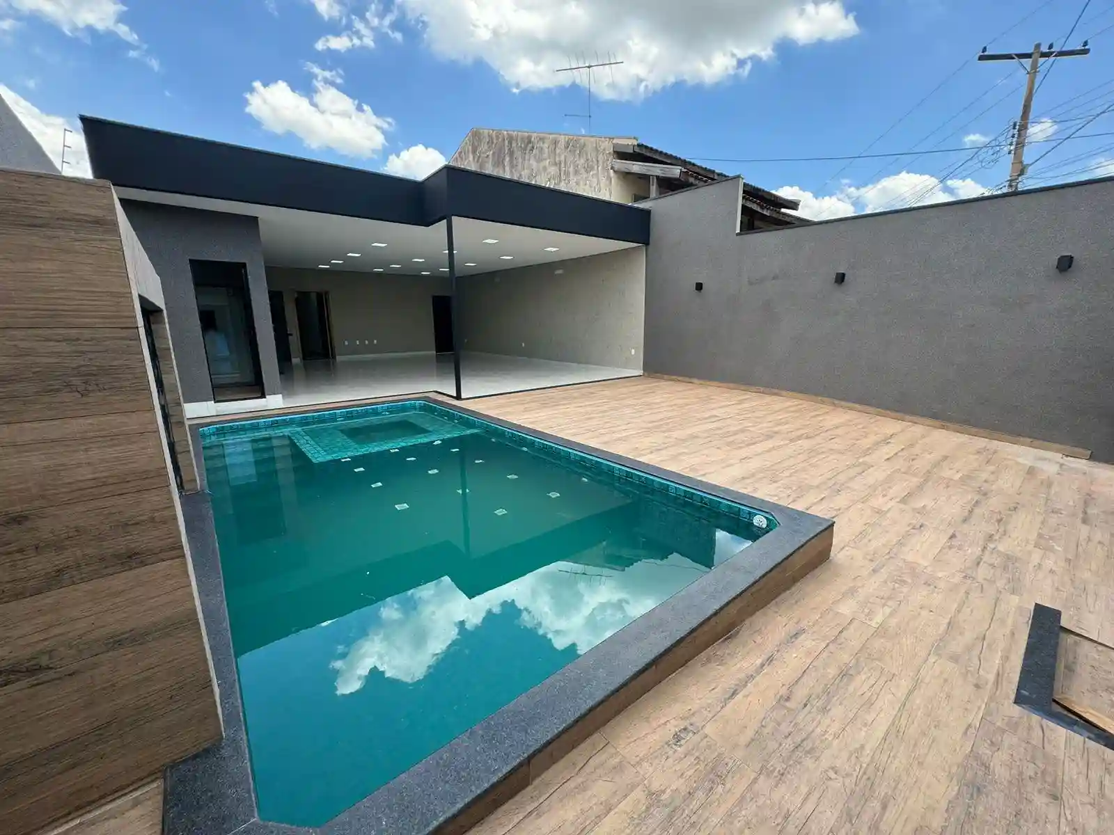 Casa com 3 quartos à venda, 300m² — foto 4 de 19