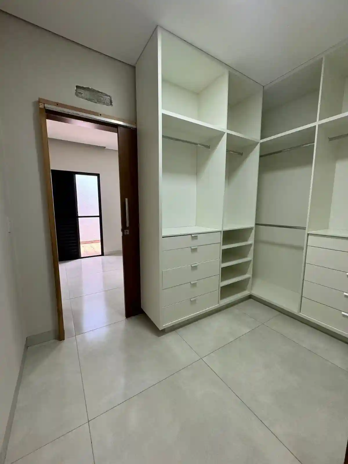 Casa com 3 quartos à venda, 300m² — foto 10 de 19