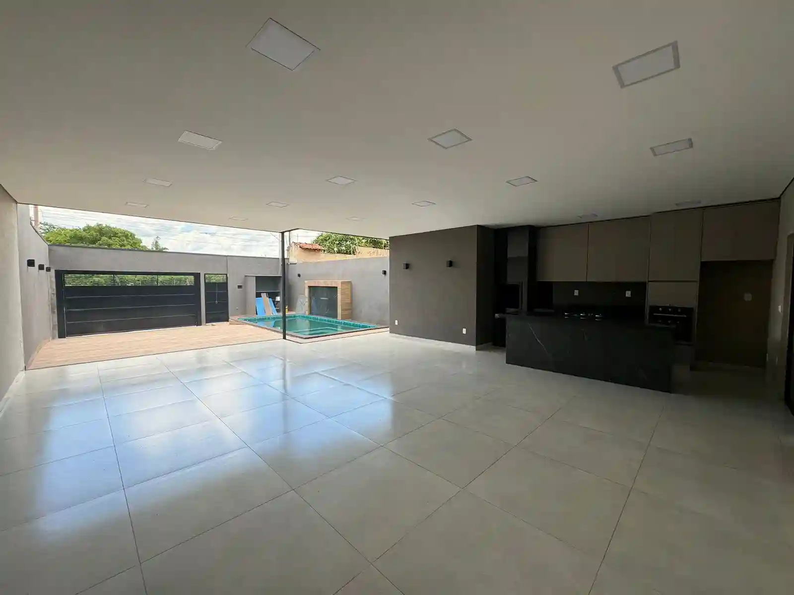 Casa com 3 quartos à venda, 300m² — foto 8 de 19