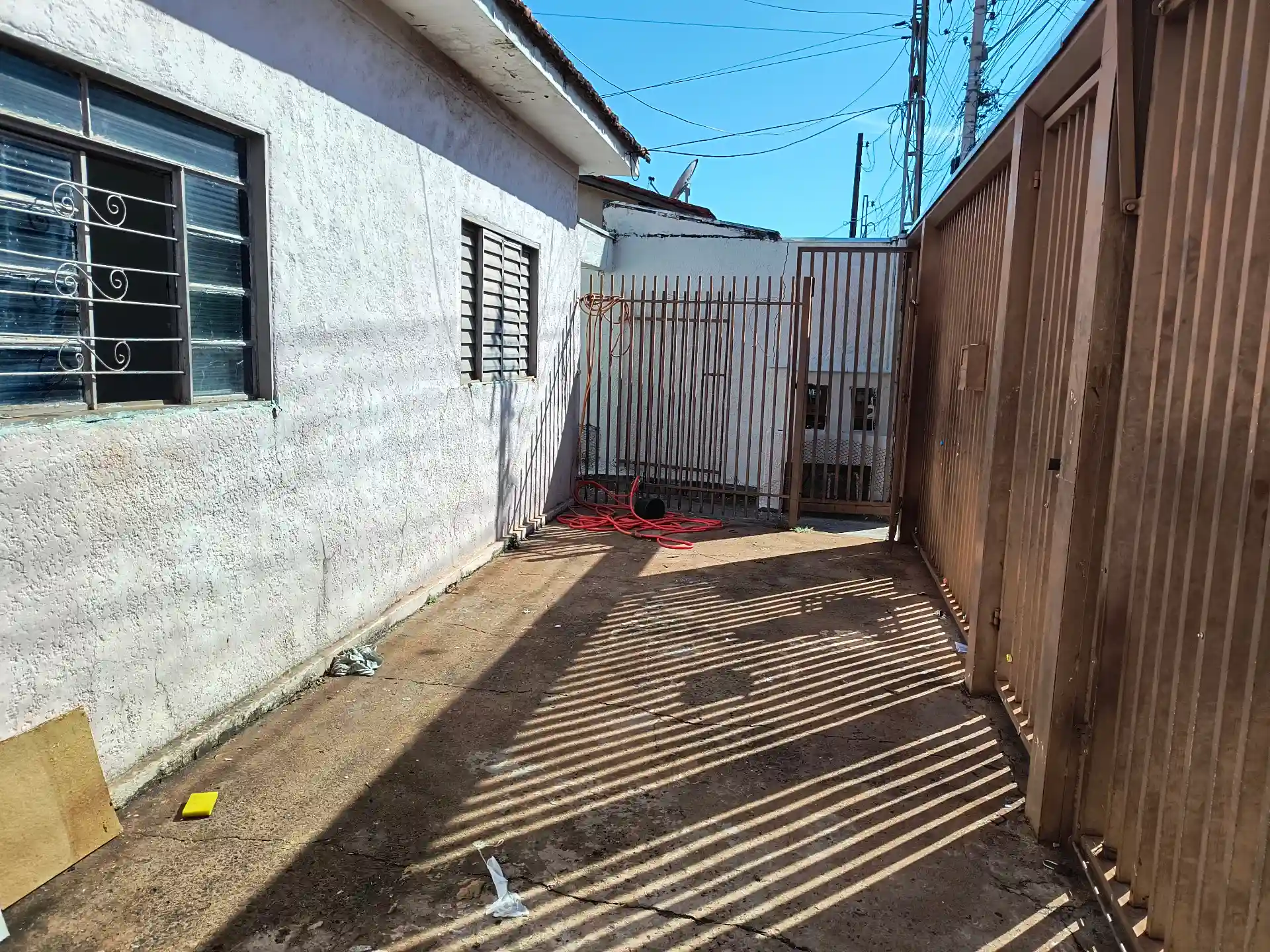 Casa com 2 quartos à venda, 200m² — foto 1 de 13