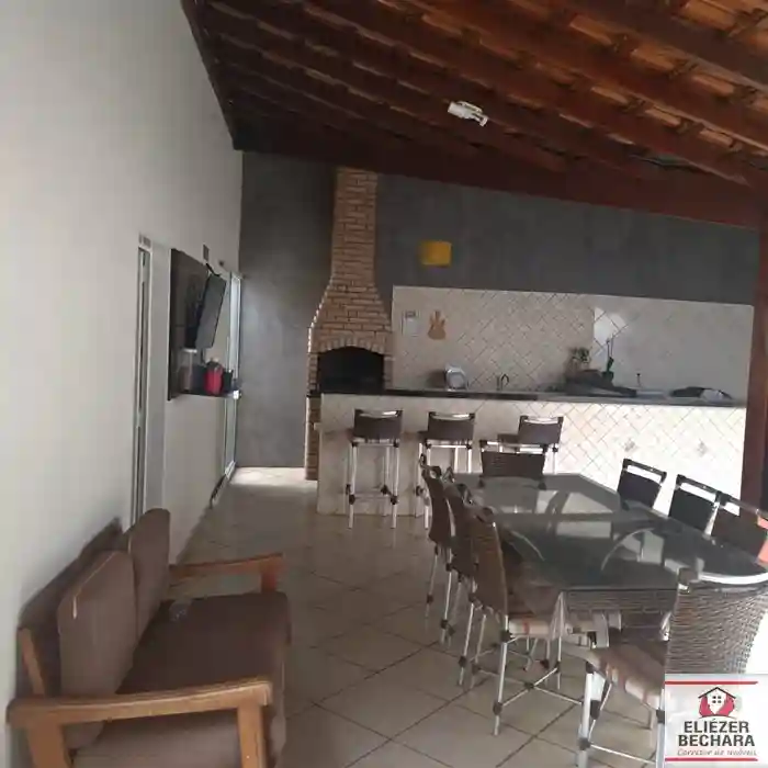 Casa à venda — foto 1 de 11
