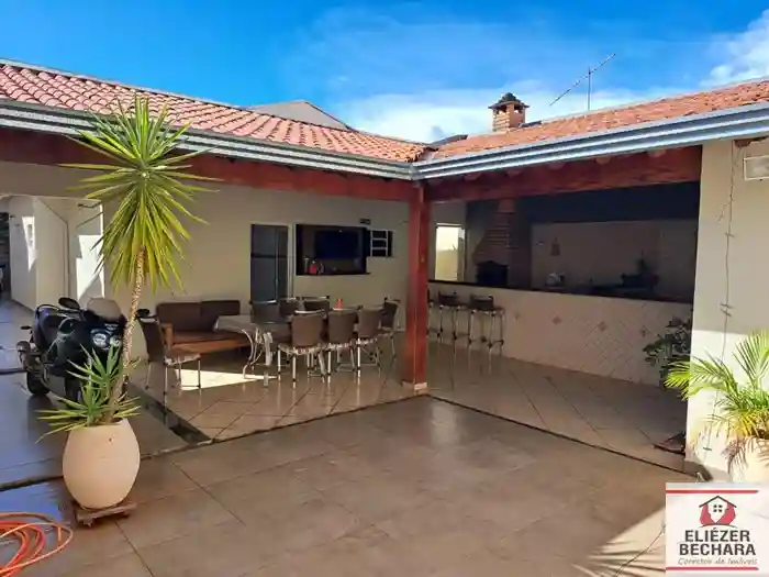 Casa à venda — foto 4 de 11